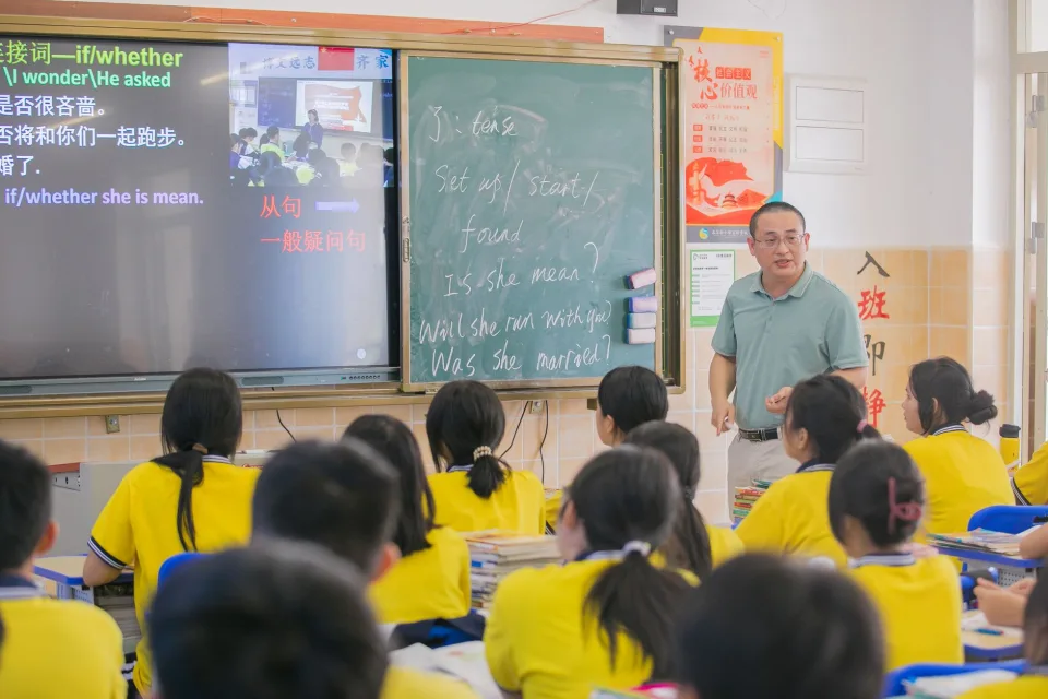 Sinh viên học tiếng Anh tại Cơ Sở Dạy Thêm Cô Hà